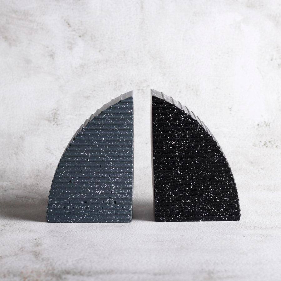 Arc Speckled Bookends Set of 2 - Grey Black - Image 6