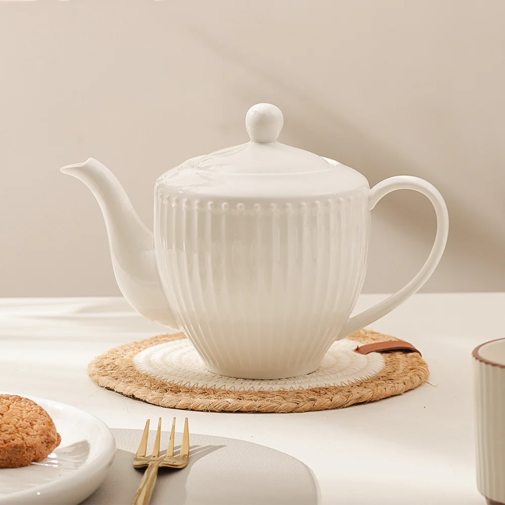 Aria Ceramic Teapot 900ml - White - Image 5