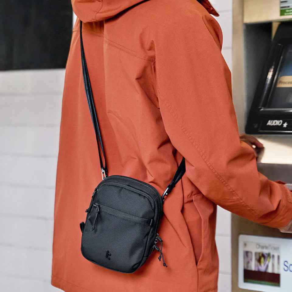Aviator Travel Crossbody Bag - Black - Image 7