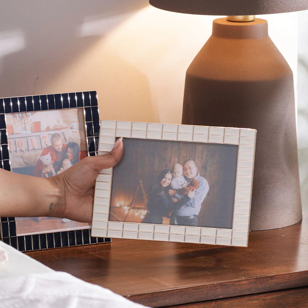 Blaine Photo Frame Large - White Gold - Image 5