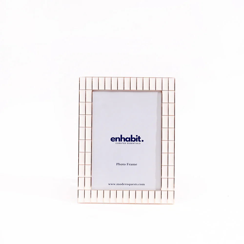 Blaine Photo Frame Large - White Gold - Image 6