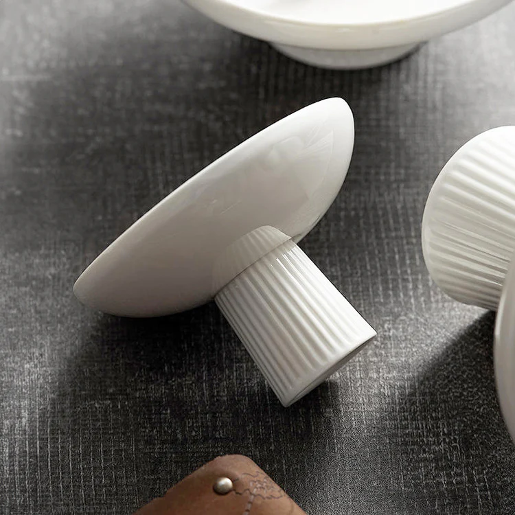 Ceramic Ribbed Elevated Plate Small - White - Image 6