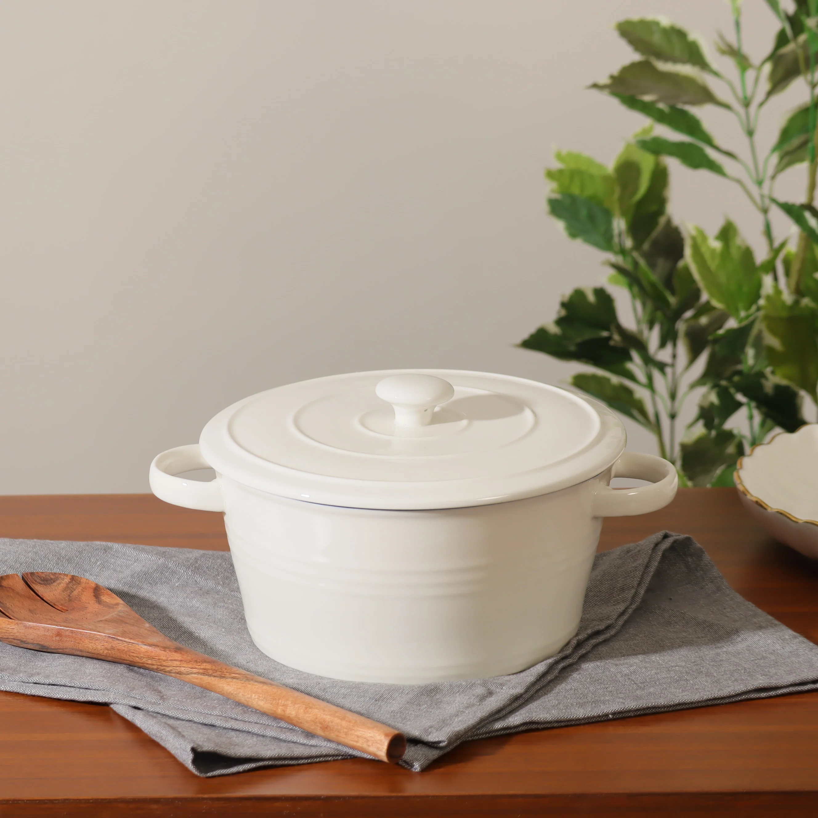 Ceramic Serving Pot With Lid Medium - White - Image 4