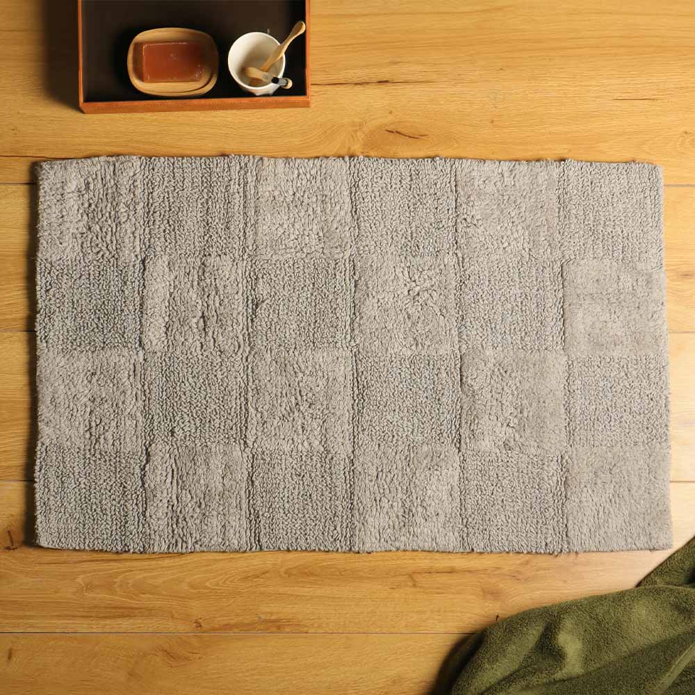 Checkered Reversible Tufted Bathmat - Light Grey - Image 4
