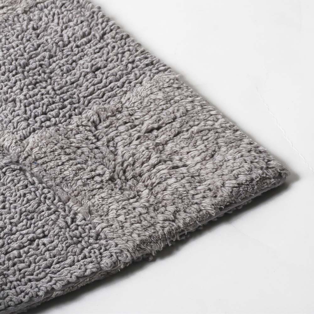 Checkered Reversible Tufted Bathmat - Light Grey - Image 7