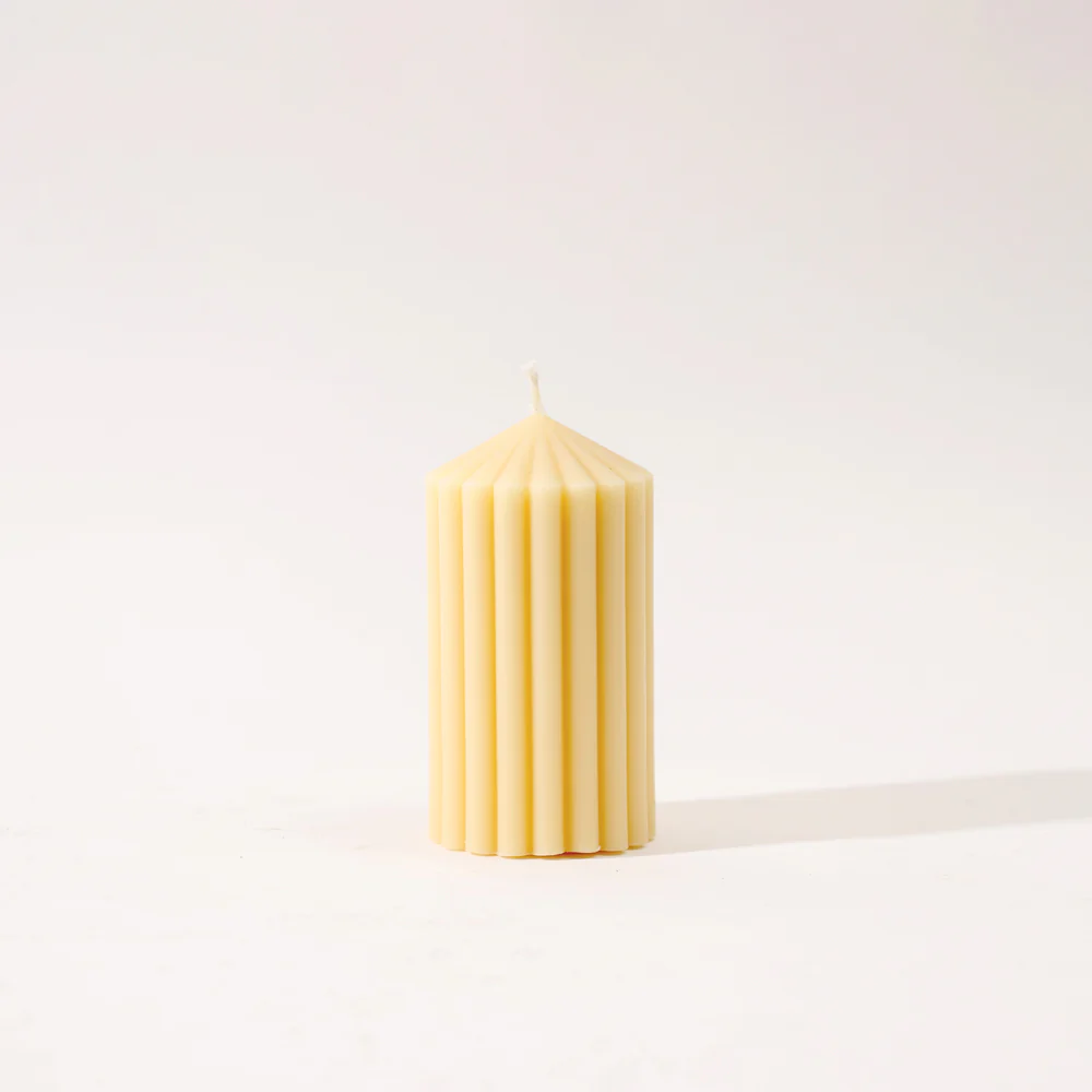 Cina Ribbed Tower Candle Medium - Cream - Image 3