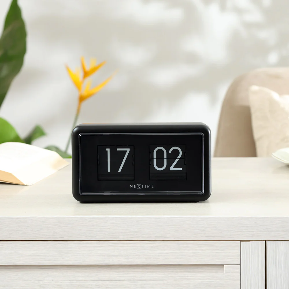 Classic Flip Clock - Black - Image 3