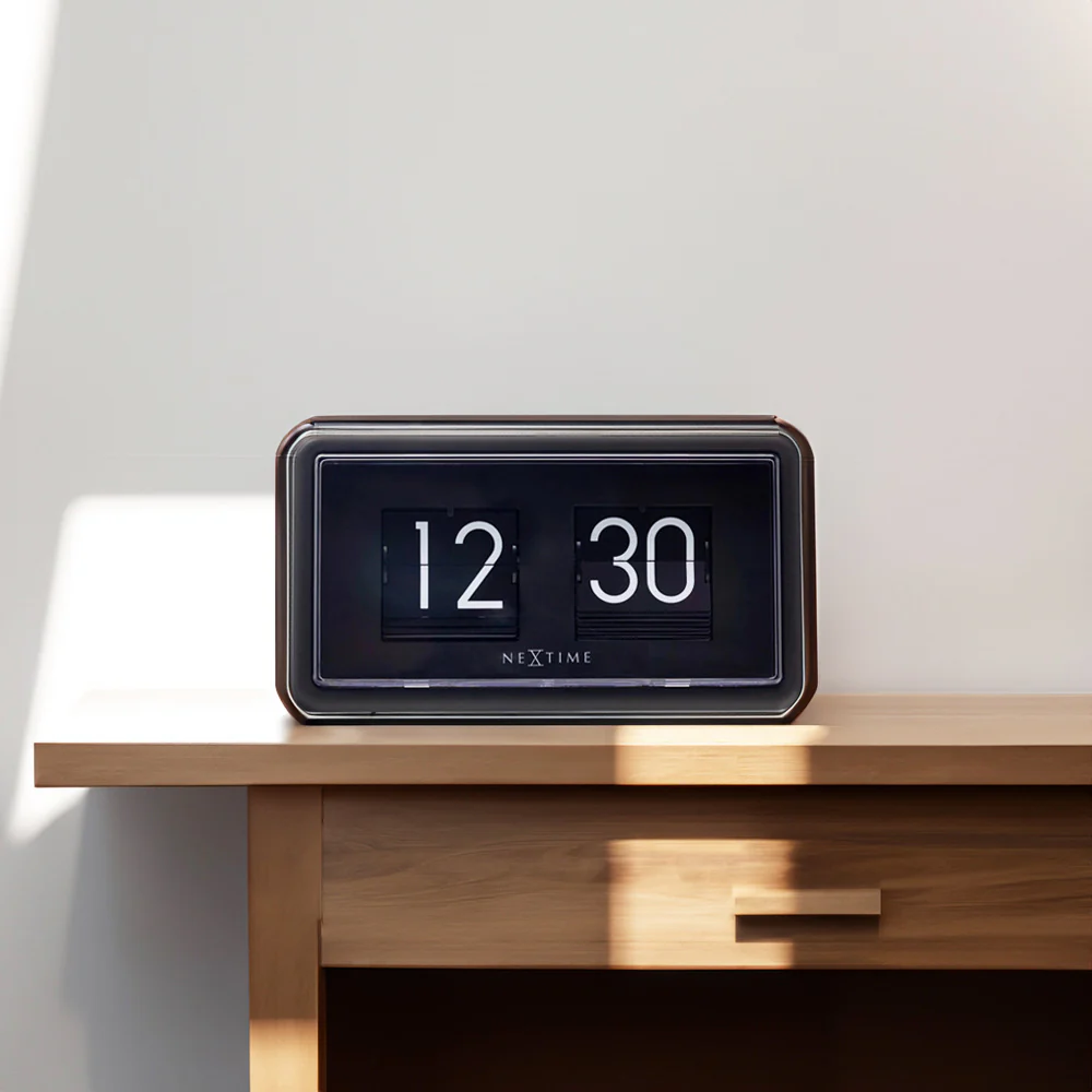 Classic Flip Clock - Black - Image 4