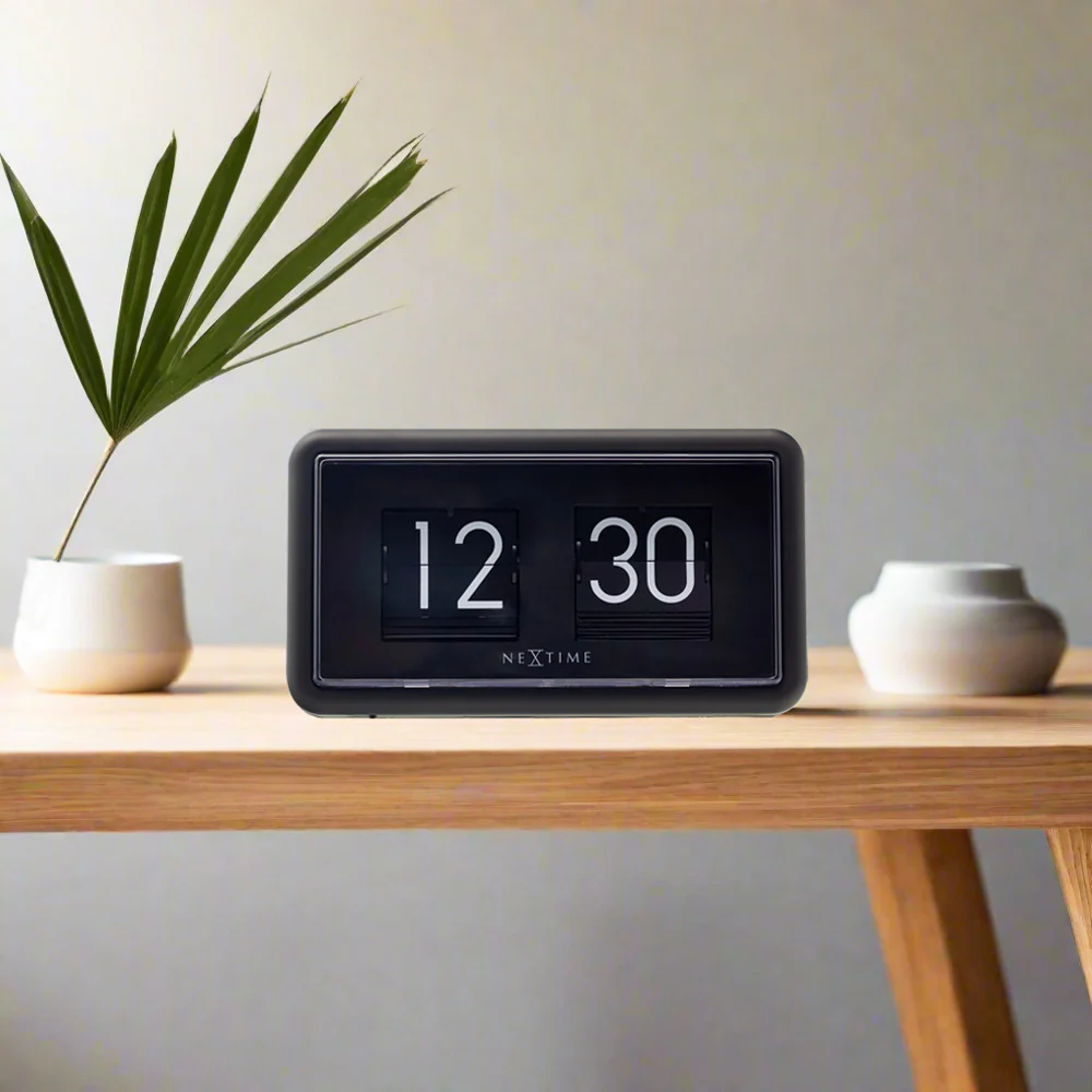Classic Flip Clock - Black - Image 7