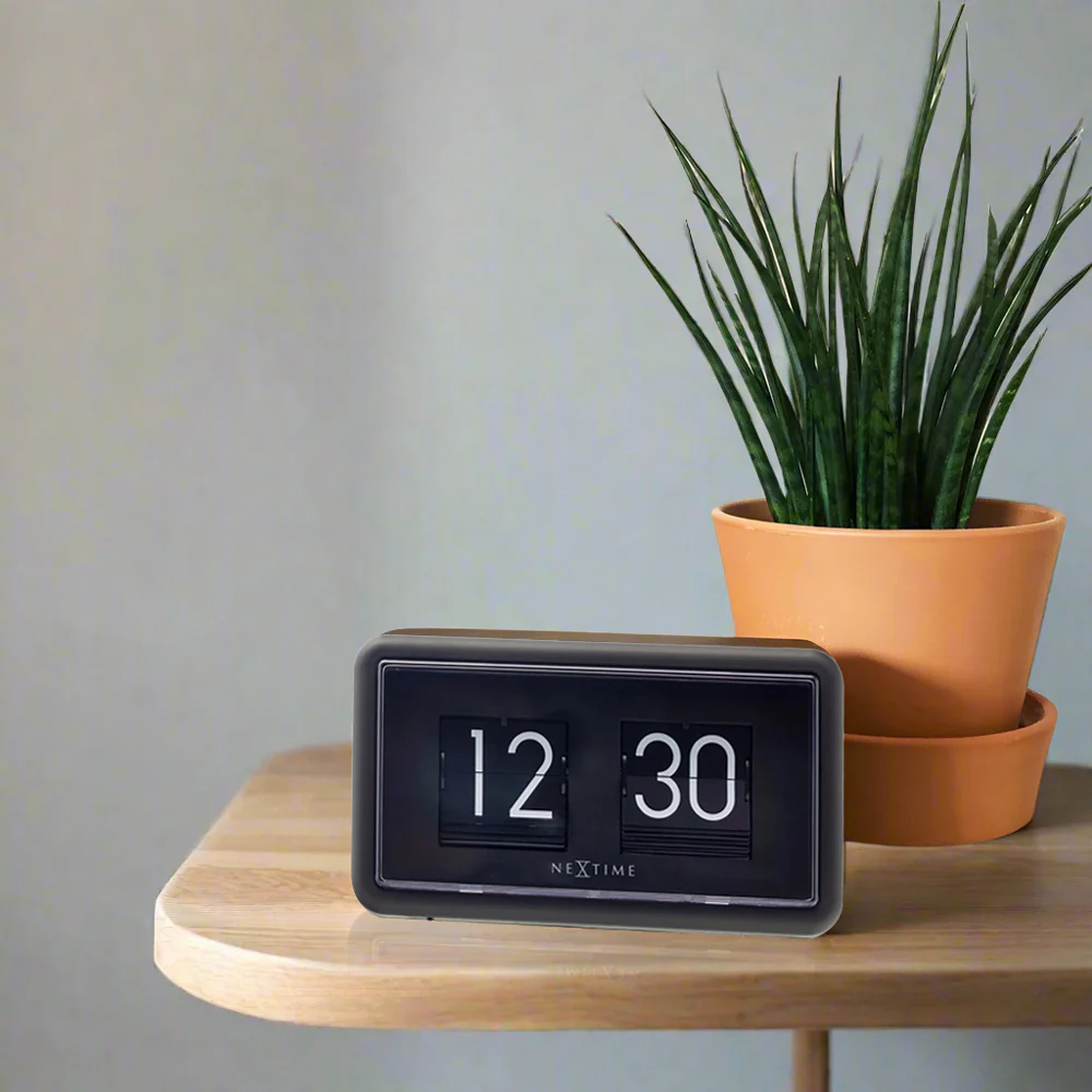 Classic Flip Clock - Black - Image 9