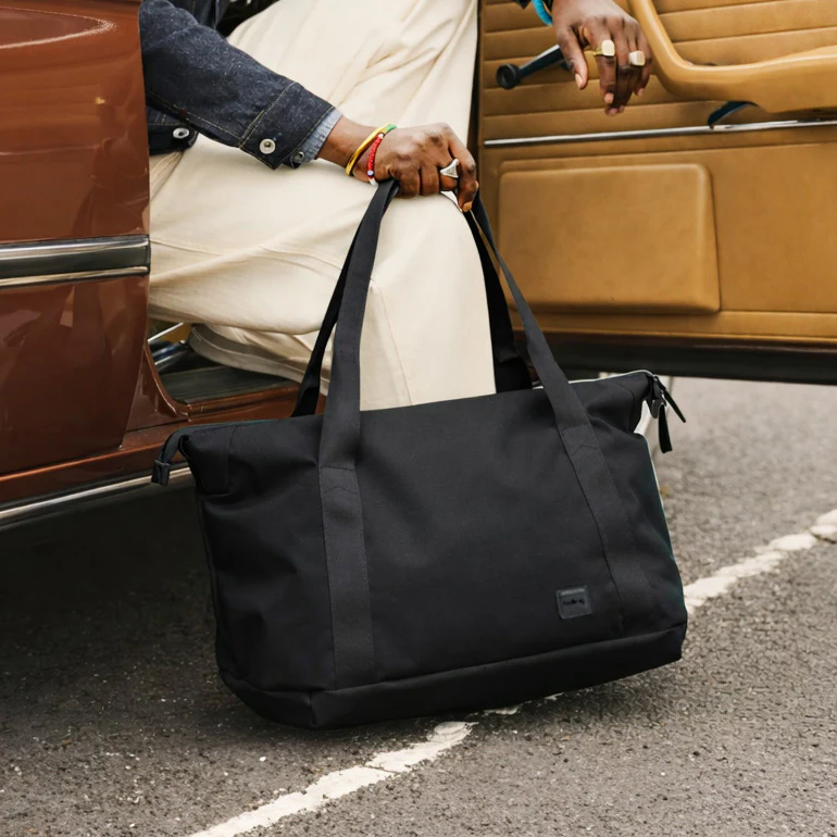 Classic Getaway Bag 28L - Black - Image 7