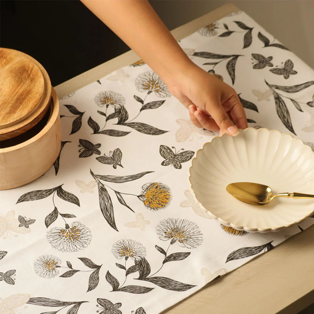 Dandelion Table Runner - White - Image 4