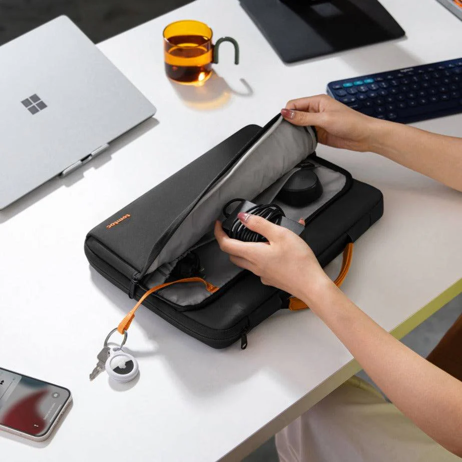 Defender A14 Laptop Briefcase - Black 15 to 16 Inch - Image 3