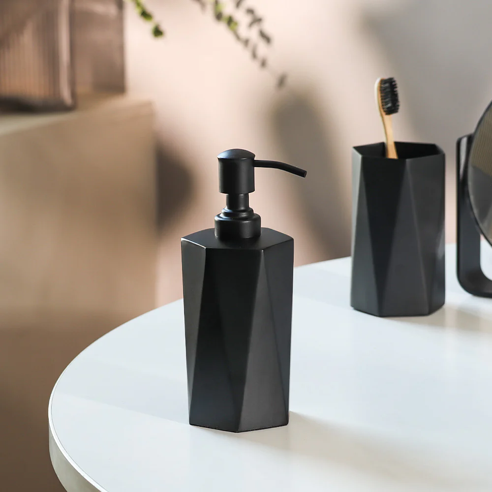 Duke Soap Dispenser - Black - Image 4