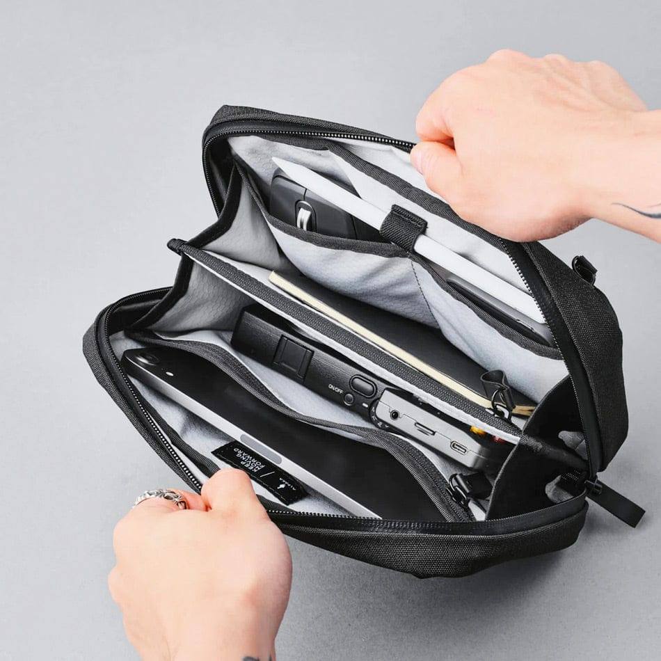 Elements Tech Case V2 - Axoflux Black