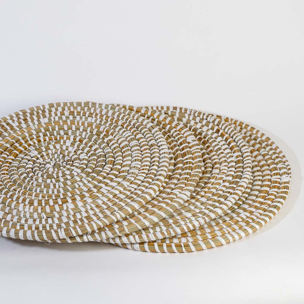Elio Kaisa Round Placemats Large, Set of 4 - Natural - Image 3