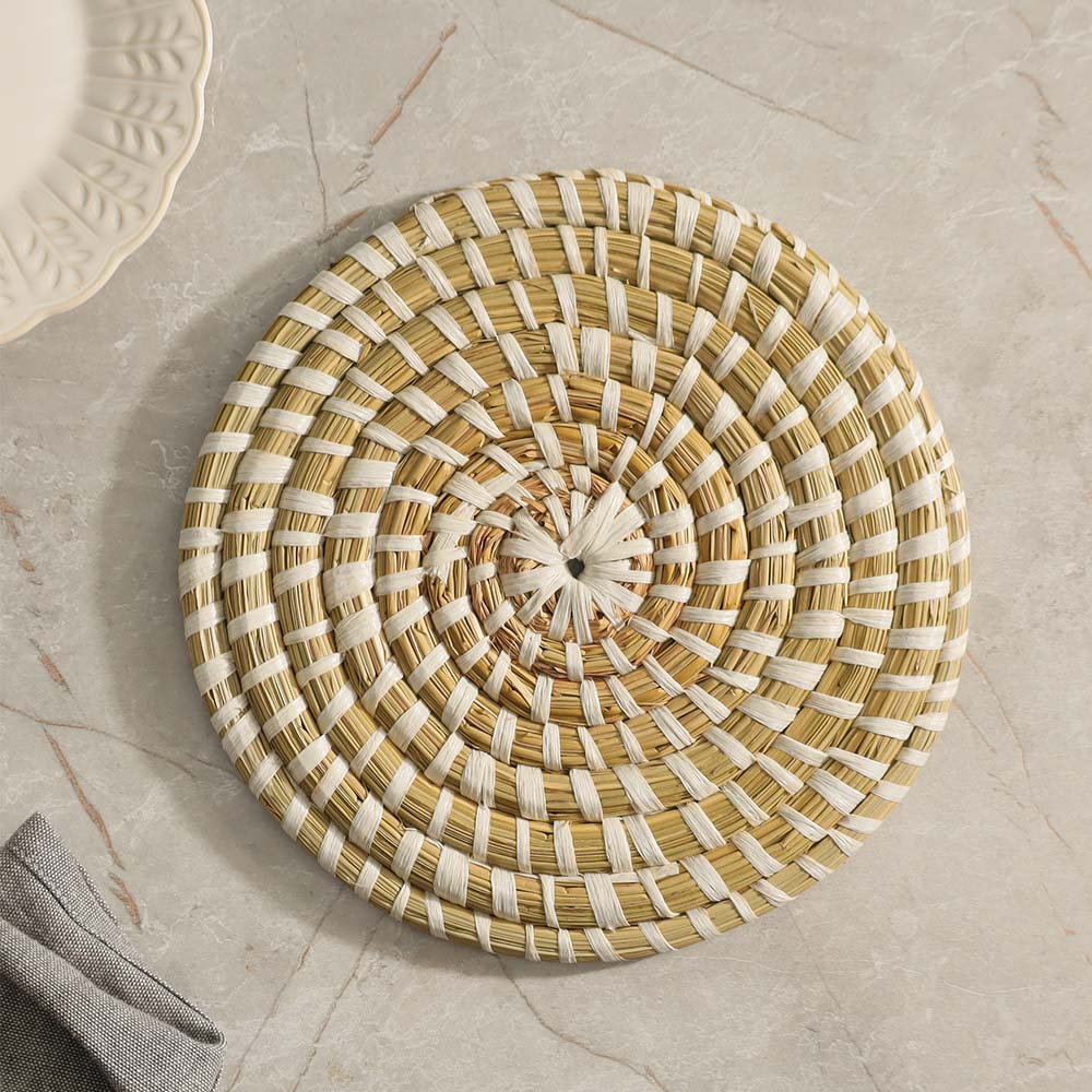Elio Kaisa Round Trivets, Set of 2 - Natural - Image 2
