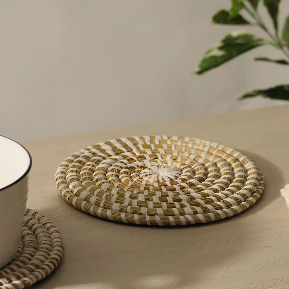 Elio Kaisa Round Trivets, Set of 2 - Natural - Image 5