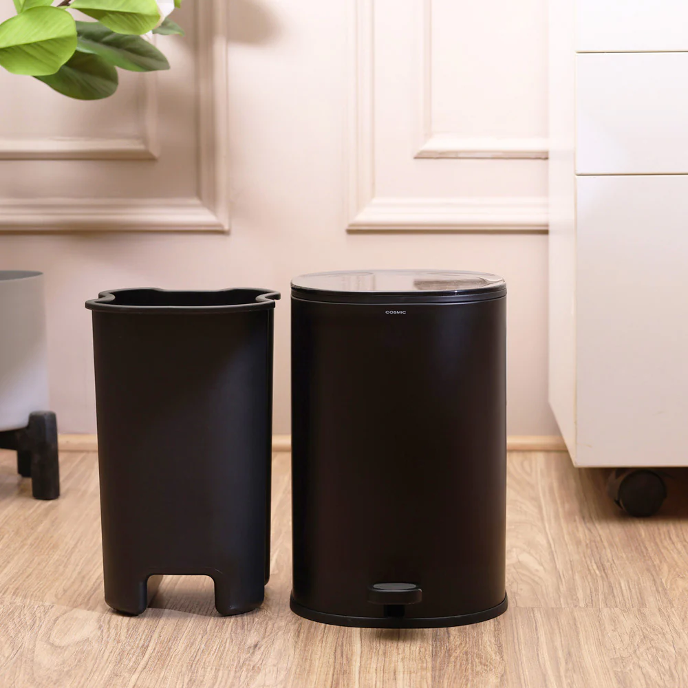 Essentials Sqround Pedal Bin 5L - Black - Image 5