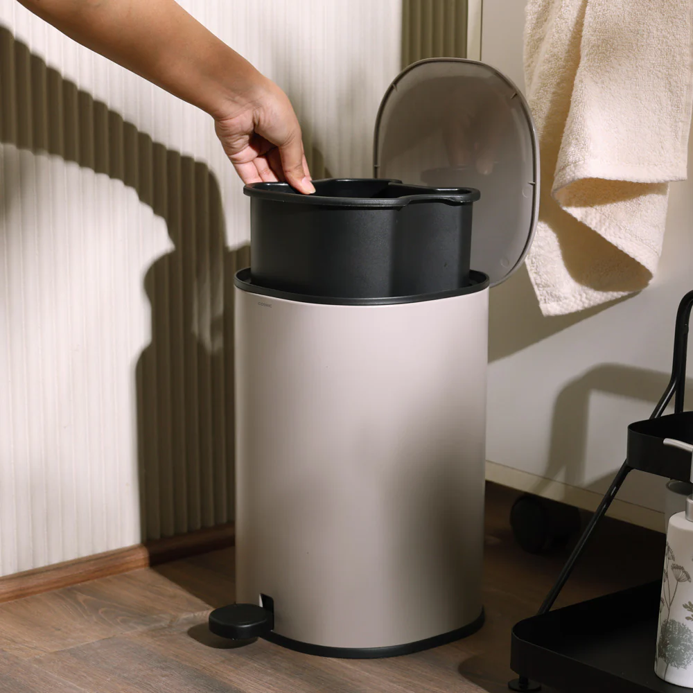 Essentials Sqround Pedal Bin 5L - Sand - Image 4