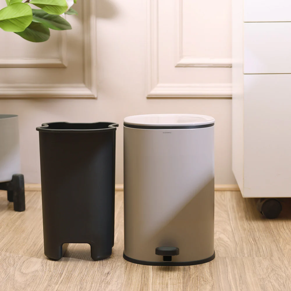 Essentials Sqround Pedal Bin 5L - Sand - Image 5