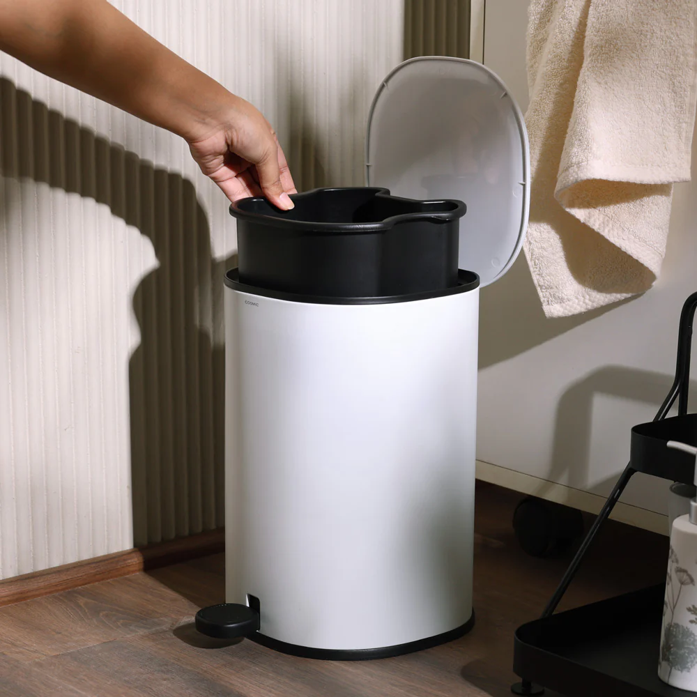 Essentials Sqround Pedal Bin 5L - White - Image 4