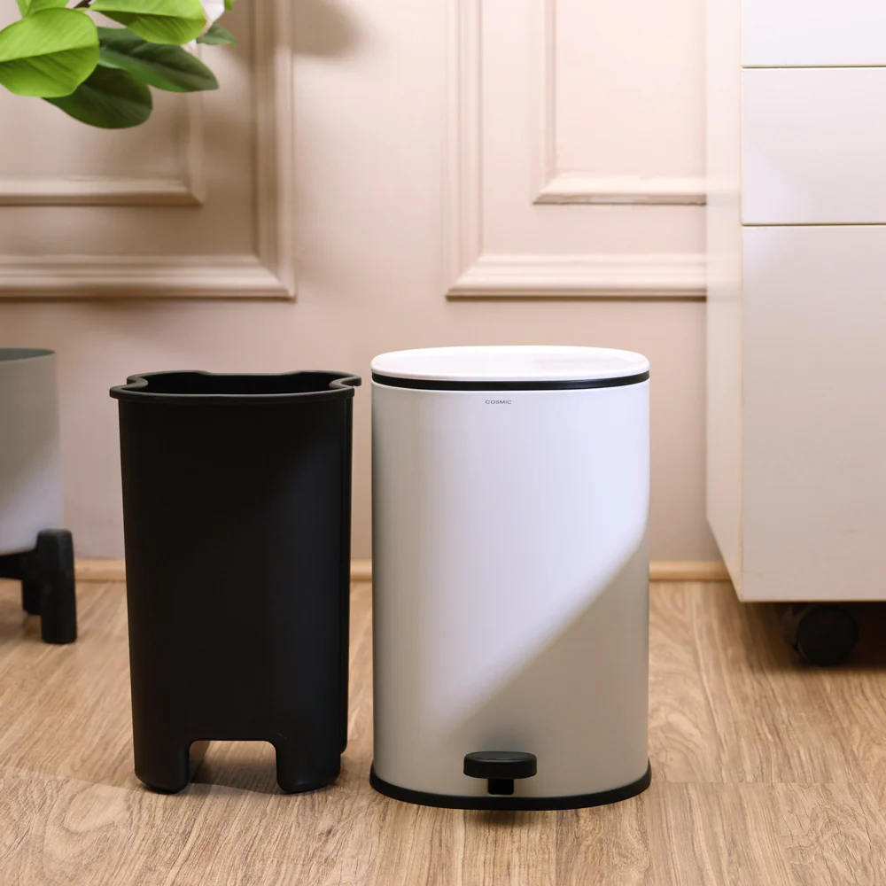 Essentials Sqround Pedal Bin 5L - White - Image 5