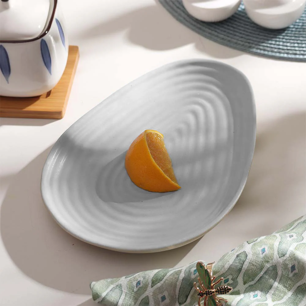 Etre Drop Serving Plate Medium - Dove Grey - Image 4