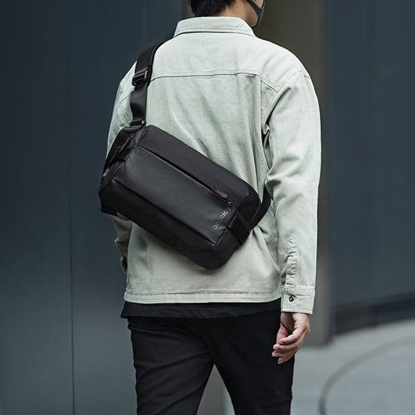 Explorer Sling Bag Medium - Black - Image 5