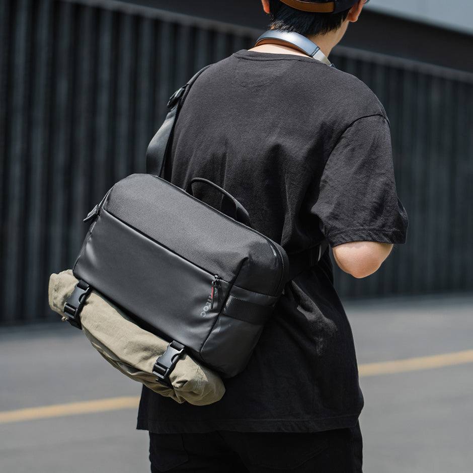 Explorer Sling Bag Large - Black - Image 10