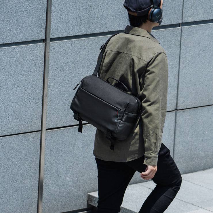 Explorer Sling Bag Large - Black - Image 9