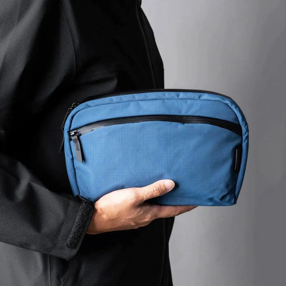 Flight Sling Bag 2L - Axoflux Blue - Image 2