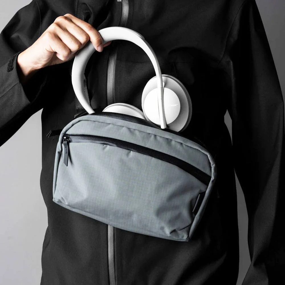 Flight Sling Bag 2L - Axoflux Grey - Image 2