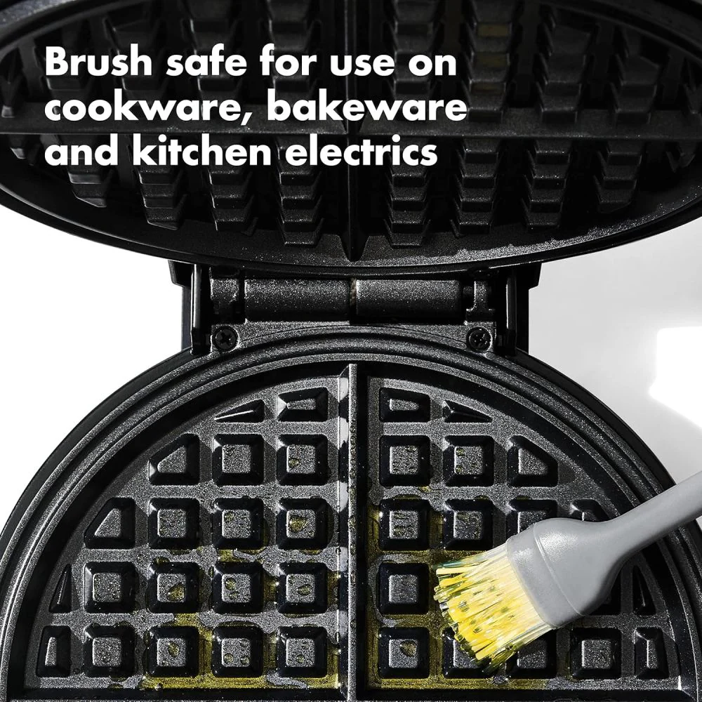 Good Grips Glass Oil Bottle & Silicone Brush Set - Image 4