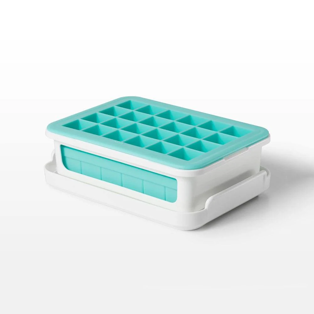 Good Grips Ice Cube Tray with Lid - Small Cubes - Image 4