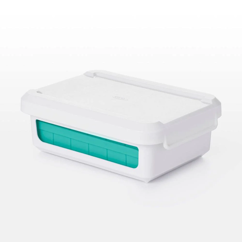 Good Grips Ice Cube Tray with Lid - Small Cubes - Image 6
