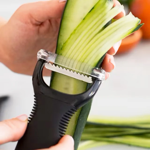 Good Grips Julienne Peeler - Black - Image 4