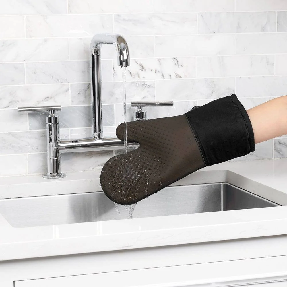 Good Grips Silicone Oven Mitt - Black - Image 2