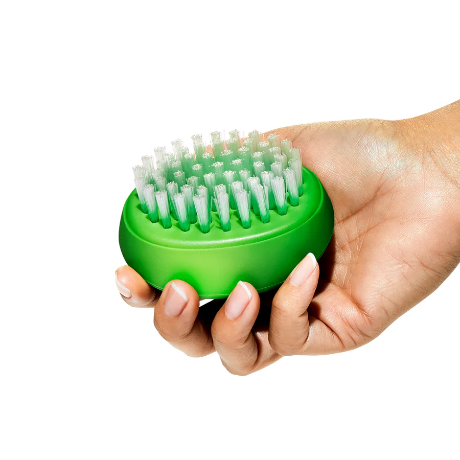 Good Grips Vegetable Brush - Green - Image 11