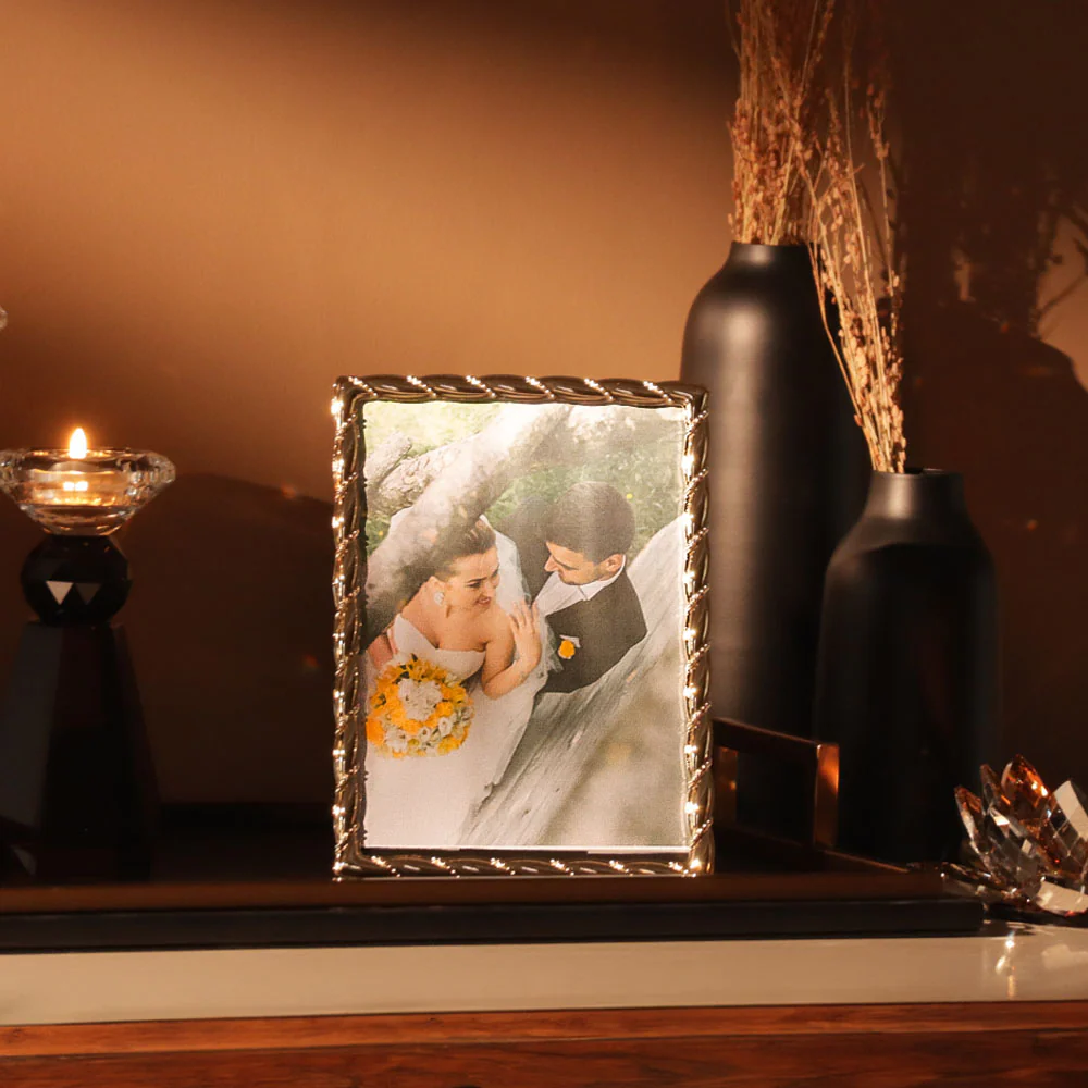 Helix Metal Photo Frame Large - Gold - Image 4