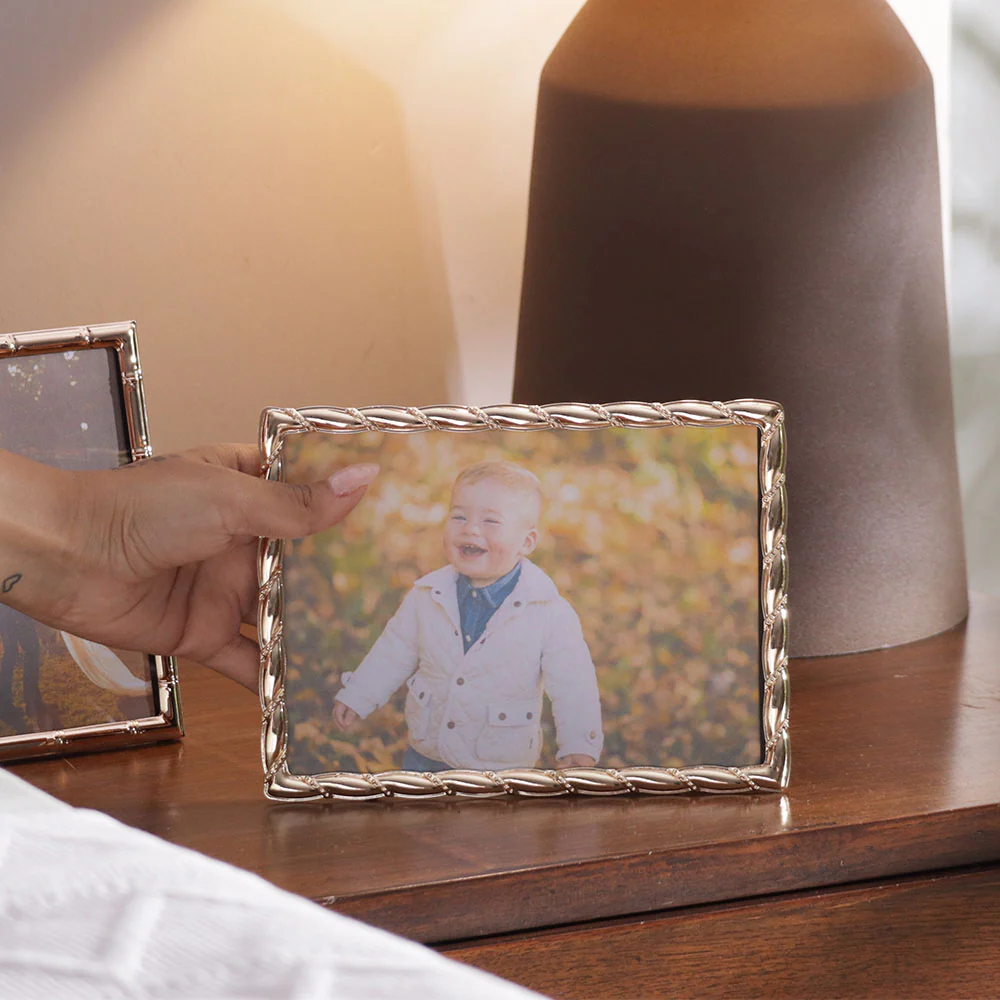 Helix Metal Photo Frame Large - Gold - Image 5