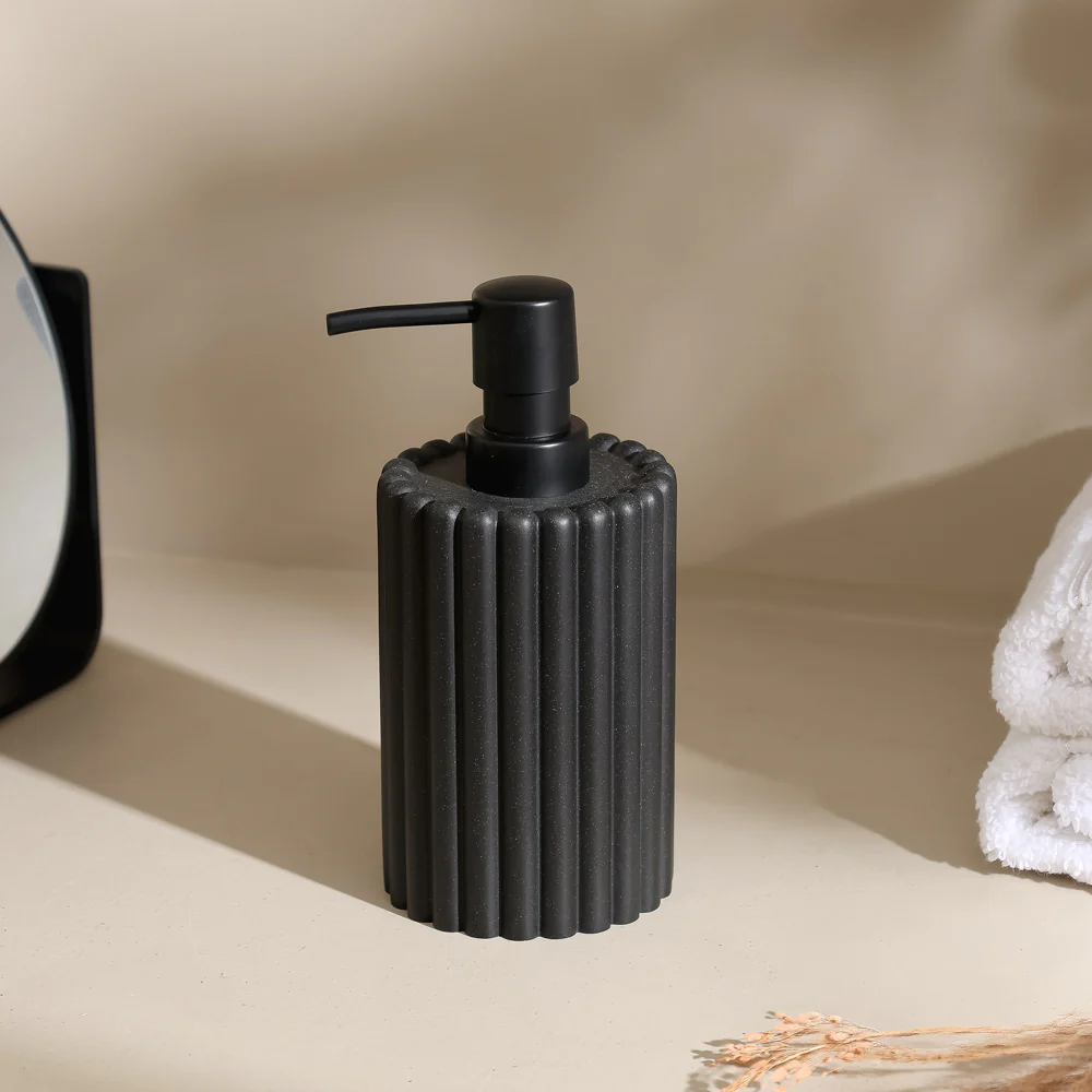 Ibaki Soap Dispenser - Speckled Black - Image 5