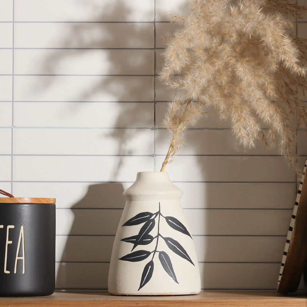 Leaf Terracotta Vase Short - Ivory Black - Image 2