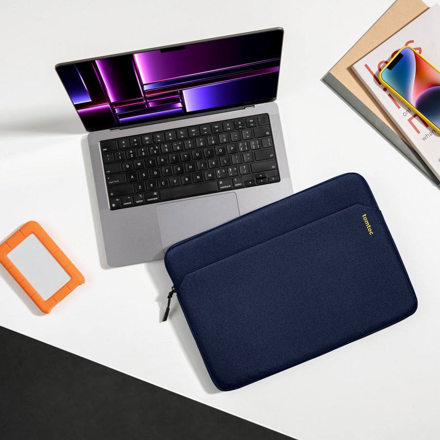 Light A18 Laptop Sleeve - Navy for 15 Inch - Image 10