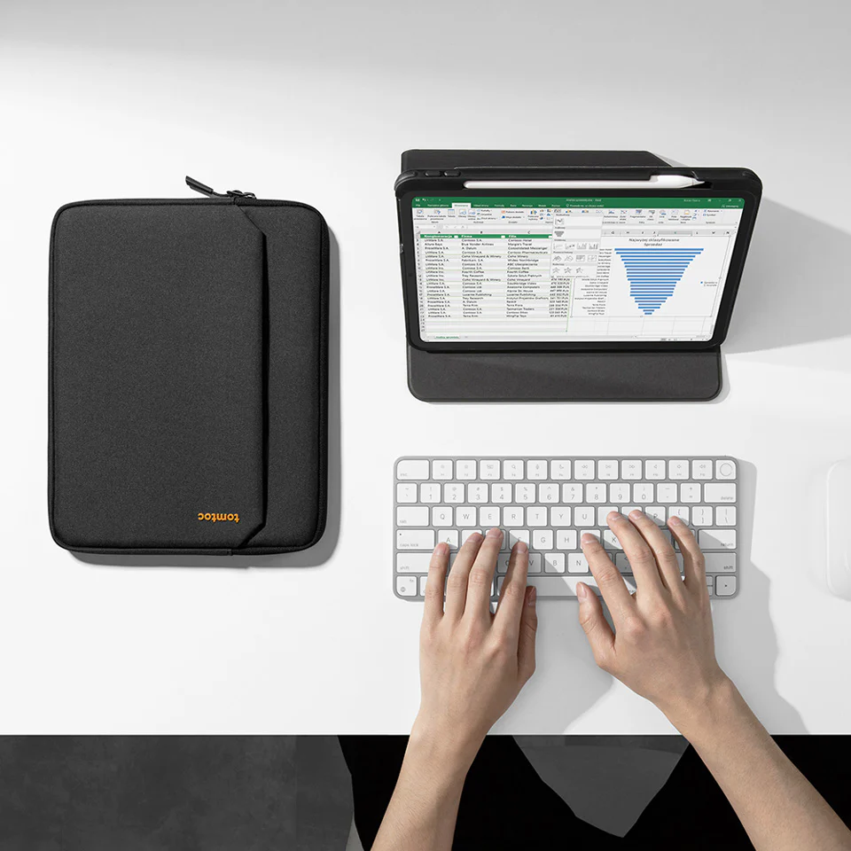 Light B18 Tablet Sleeve - Black 12.9 Inch - Image 11