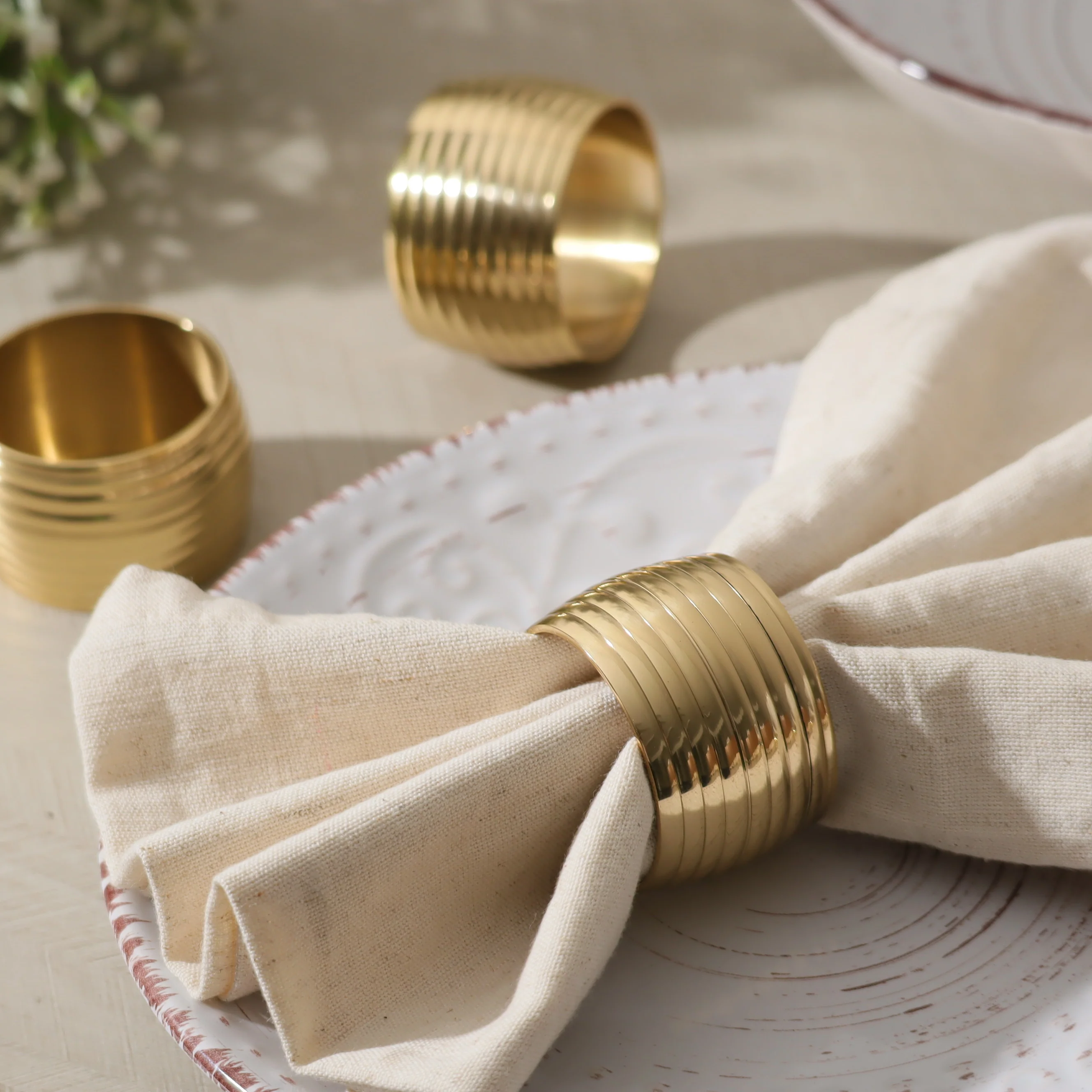 Lines Brass Napkin Rings, Set of 6 - Gold - Image 2