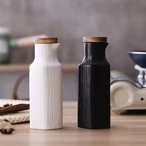 Lines Ceramic Oil Bottle - Black - Image 9