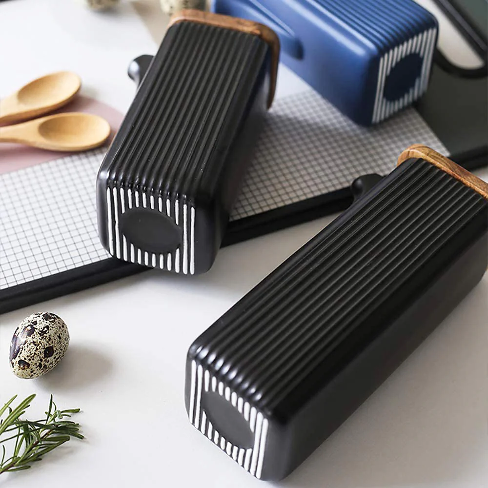 Lines Ceramic Oil & Vinegar Bottles with Tray - Black - Image 6