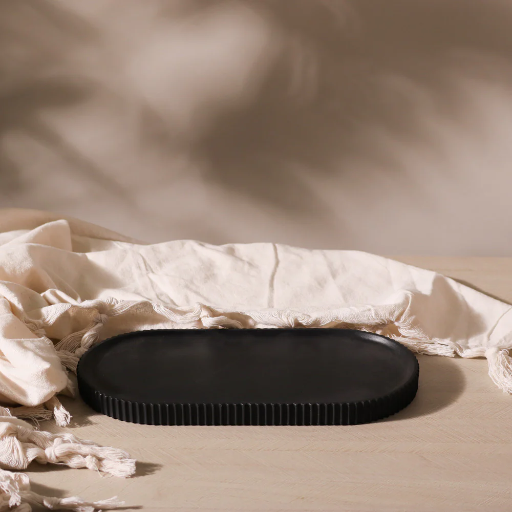 Lines Oval Tray - Black - Image 5