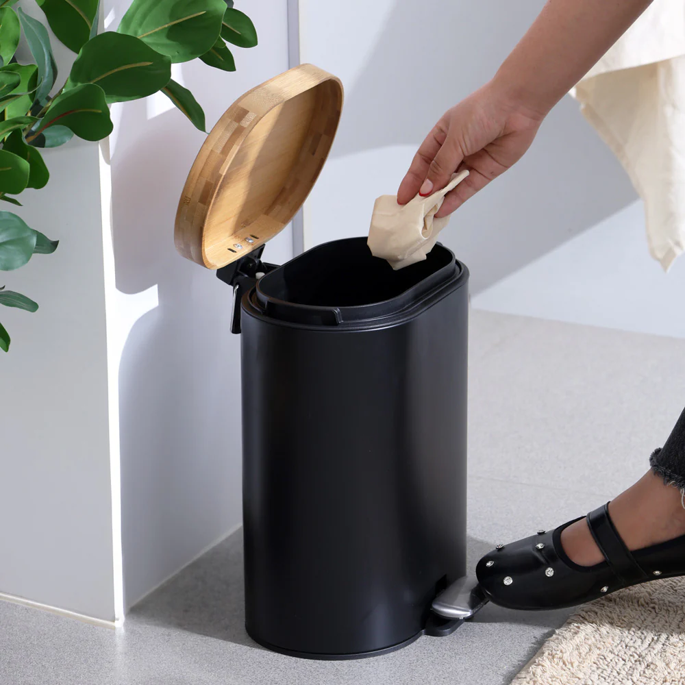 Luca Oval Pedal Bin 6L - Black Natural - Image 4